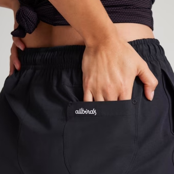 NWT Allbirds Women's Natural Run Short in Black Wool Blend - Picture 2 of 9